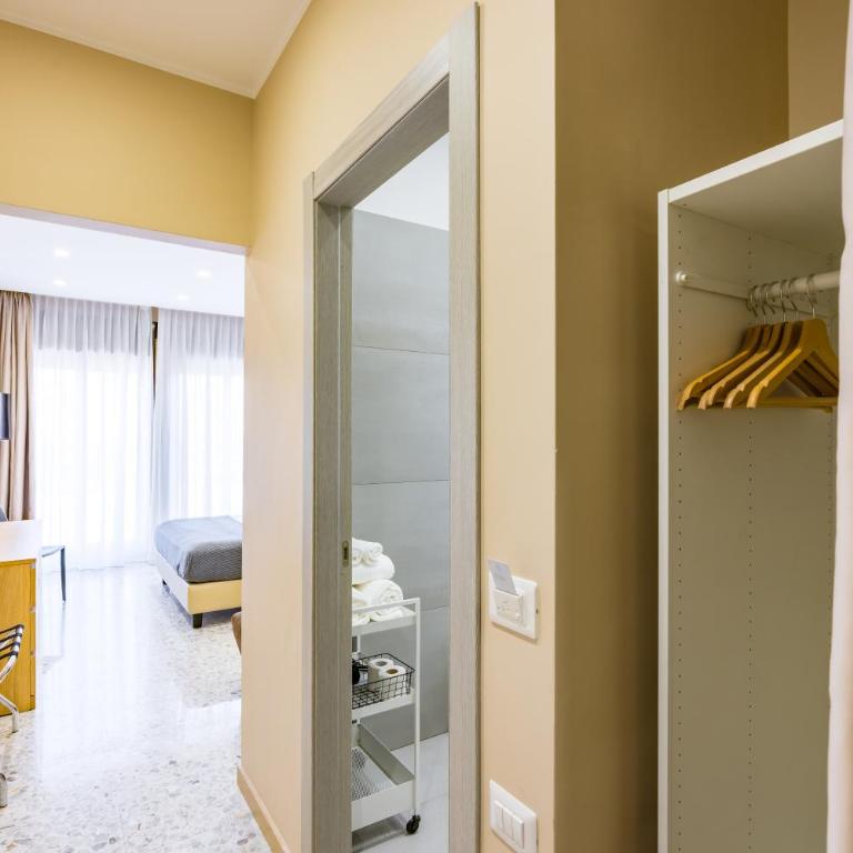 MDC Luxury Rooms Naples - Triple Room - 9