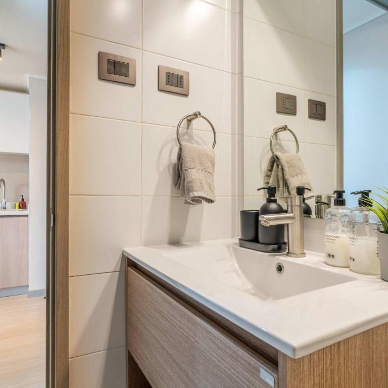 HOM I WifiAireAcond Centrico SmartTv PiscinaCowork - Apartamento - 20