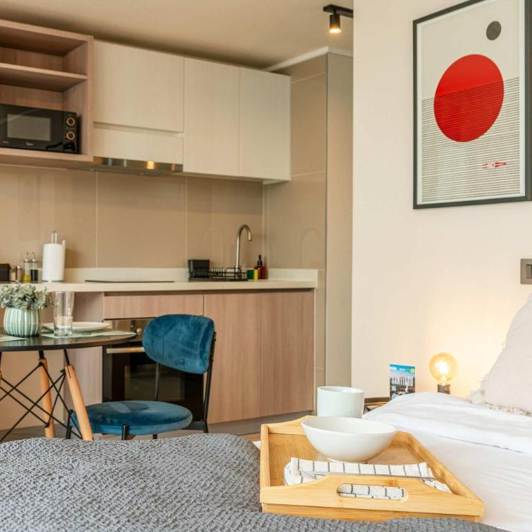 HOM I WifiAireAcond Centrico SmartTv PiscinaCowork - Apartamento - 23