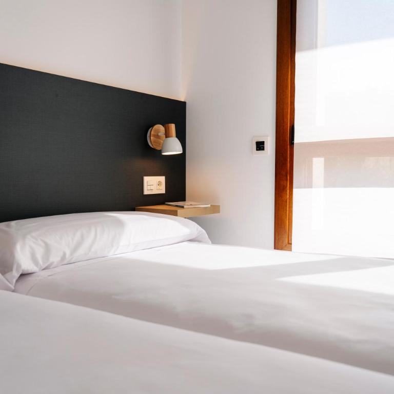 FINCA GIJON SUITES - Apartamentos con jardín y terraza privados, ubicados en un santuario natural estratégicamente situados que combinan mar y montaña con las comodidades de la ciudad, son tu base ideal para conocer Gijón y el Principado de Asturias - Suite Deluxe - 19