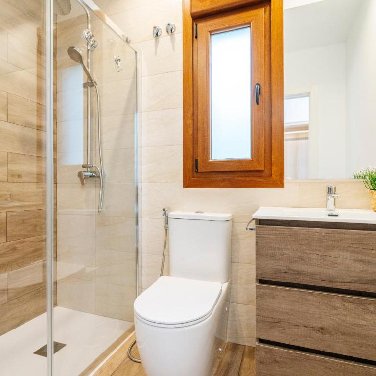 FINCA GIJON SUITES - Apartamentos con jardín y terraza privados, ubicados en un santuario natural estratégicamente situados que combinan mar y montaña con las comodidades de la ciudad, son tu base ideal para conocer Gijón y el Principado de Asturias - Suite Deluxe - 21