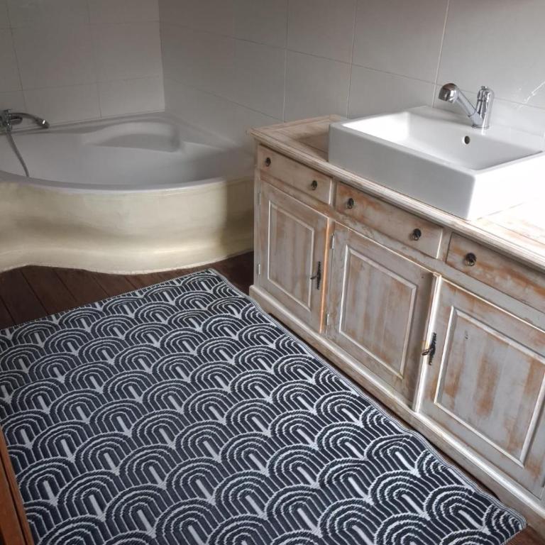 Authentique maison de village à Agde avec patio - Maison 3 Chambres - 26
