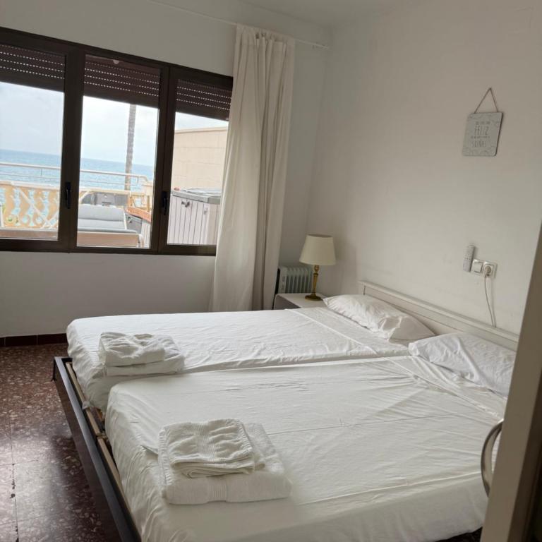 Atico la piramide en primera 1º línea de mar - Apartamento de 2 dormitorios con terraza y vistas al mar - 59