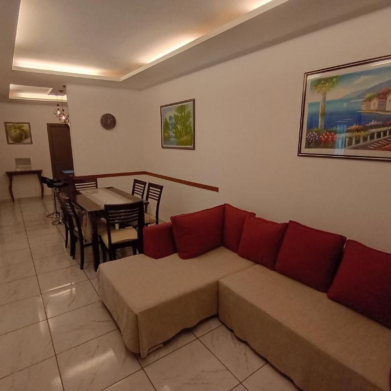 Alojamiento El Trébol - Two-Bedroom House - 6