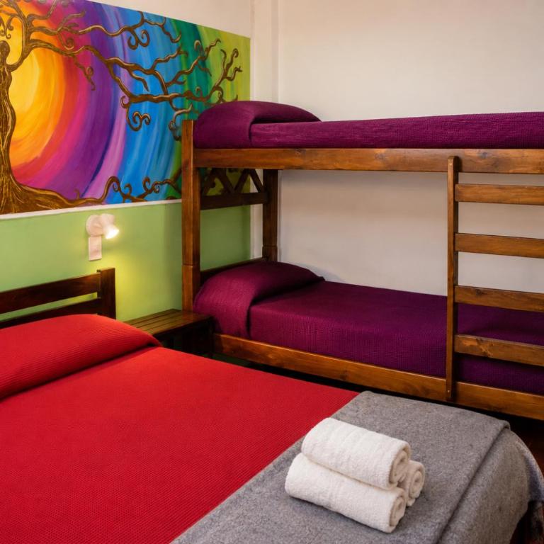 Hostel Estación Mendoza - Habitación Cuádruple Confort - 1
