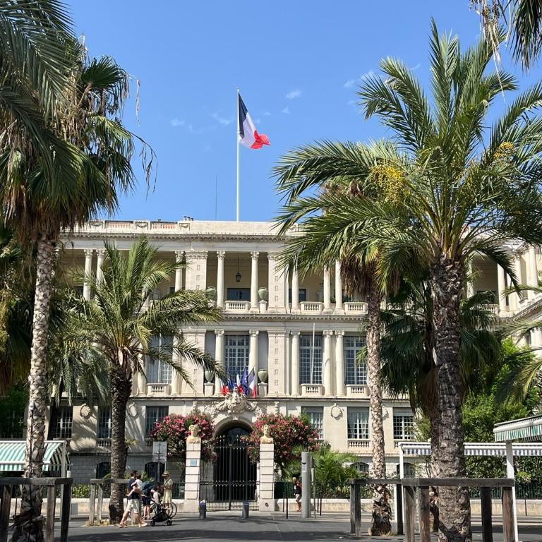 UNIQUE dans le Vieux-Nice! Appartement avec jardin et terrasse - Apartamento de 1 dormitorio - 75