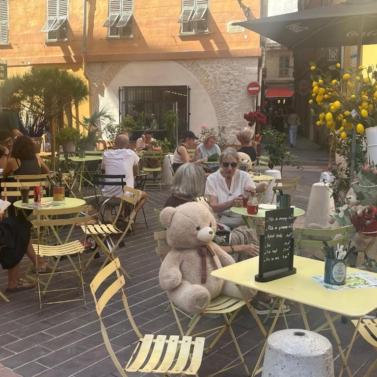 UNIQUE dans le Vieux-Nice! Appartement avec jardin et terrasse - Apartamento de 1 dormitorio - 79