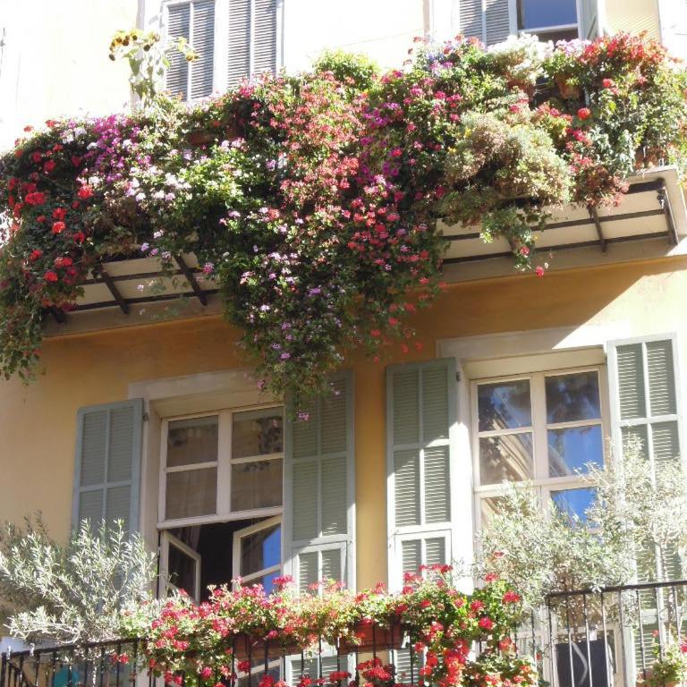 UNIQUE dans le Vieux-Nice! Appartement avec jardin et terrasse - Apartamento de 1 dormitorio - 88