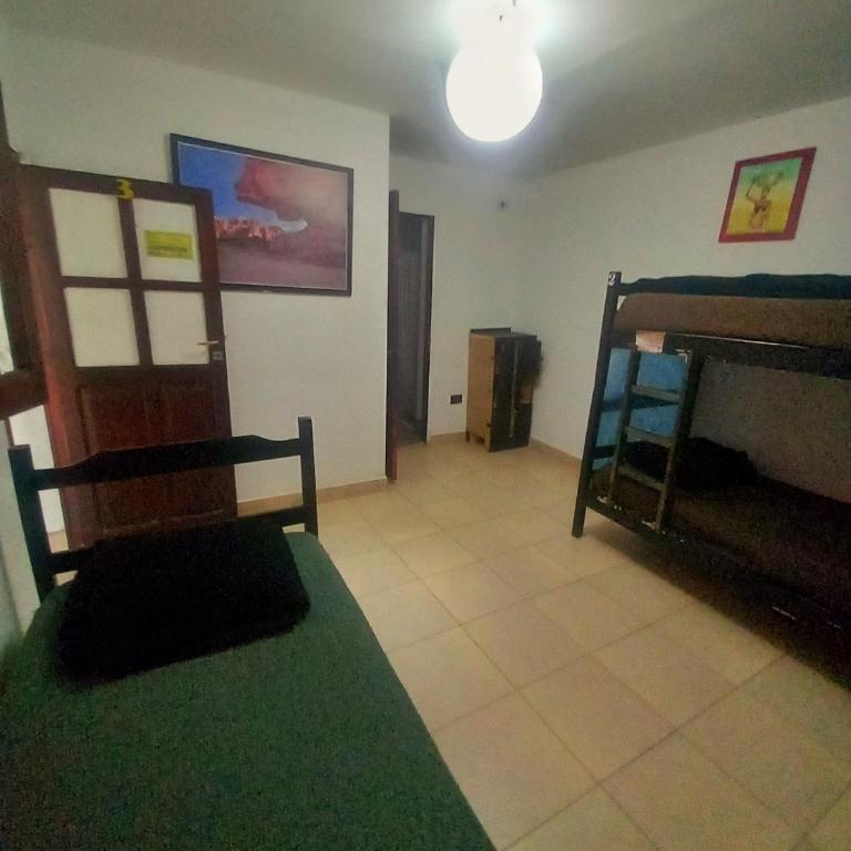 Huaka Guesthouse & Hostel - Habitación Doble con baño privado - 2 camas - 3