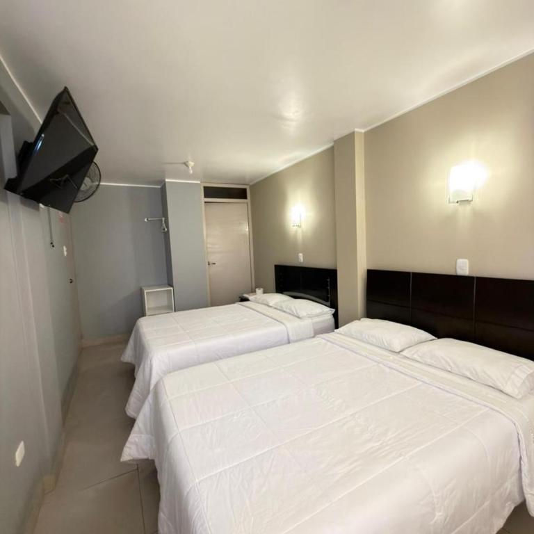 "HOSTAL LA NOCHE" -Pisco - Superior Family Room - 9