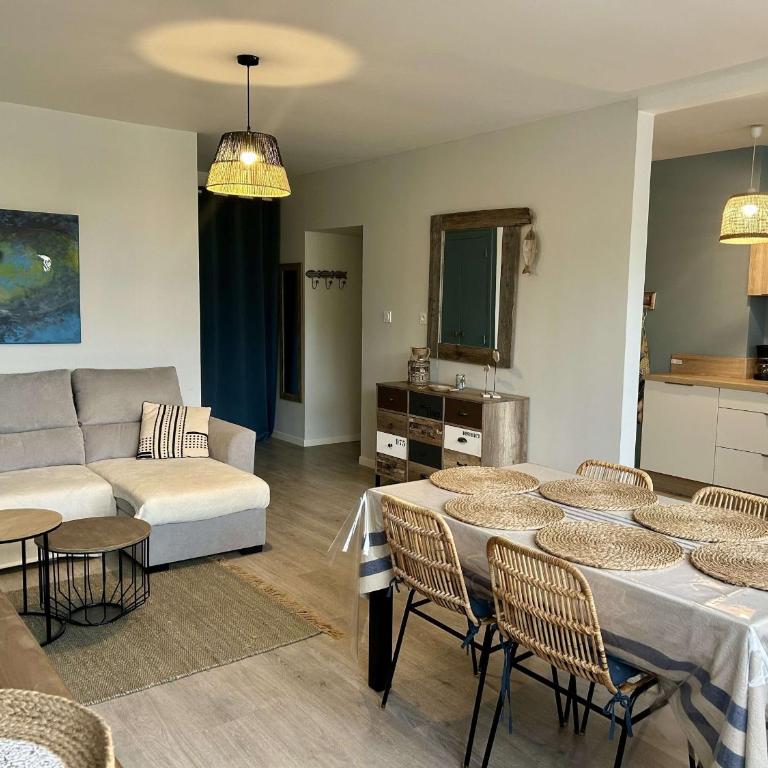 Appartement T3 rénové avec clim - Balaruc - FR-1-553-336 - Apartment - 3