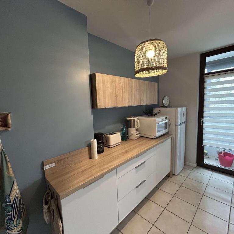 Appartement T3 rénové avec clim - Balaruc - FR-1-553-336 - Apartment - 5