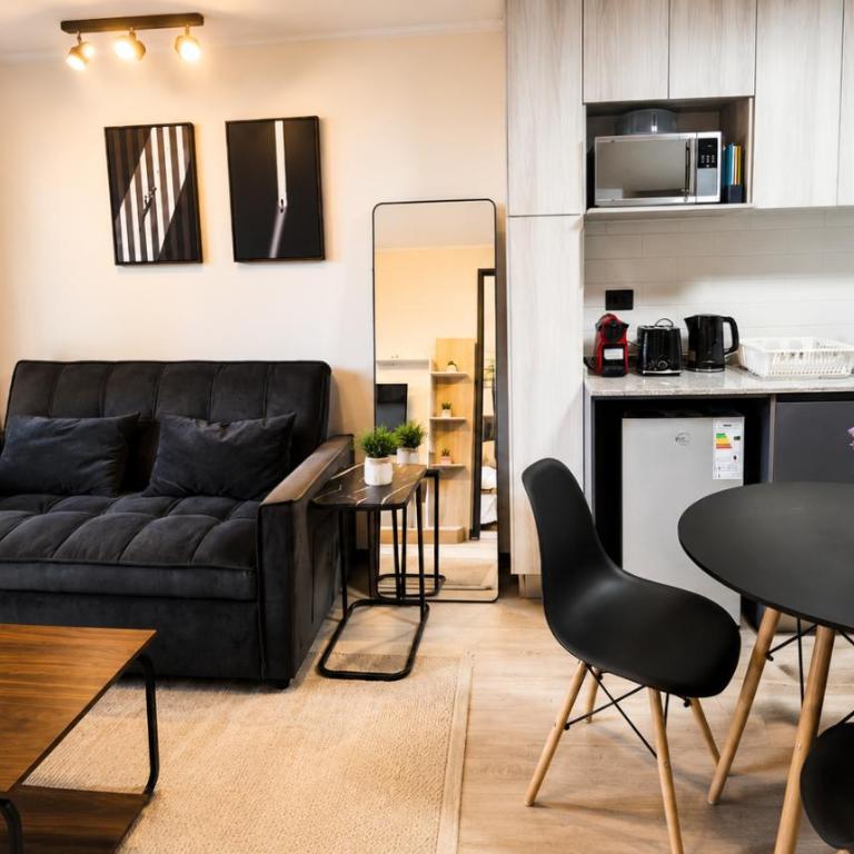 Depto a pasos de clinica Bupa, Metro y Mall - Two-Bedroom Apartment - 3