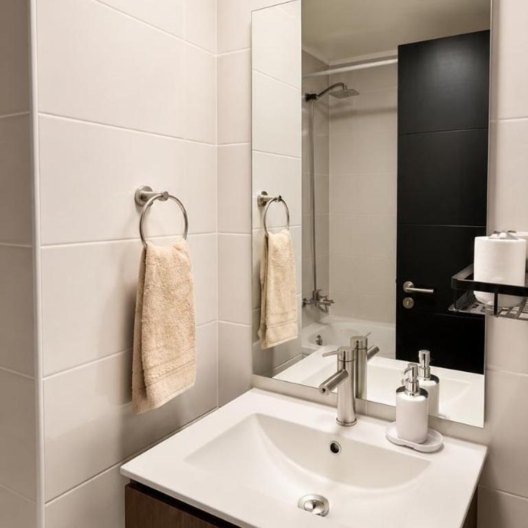 Depto a pasos de clinica Bupa, Metro y Mall - Two-Bedroom Apartment - 8