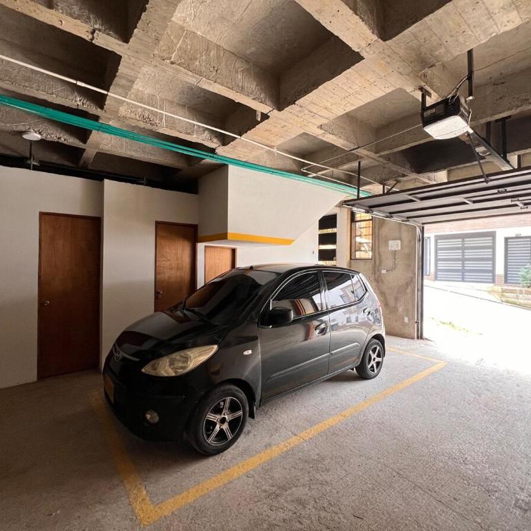 Cerca a talleres de cerámica Apto con Balcón - Apartamento de 3 dormitorios - 33