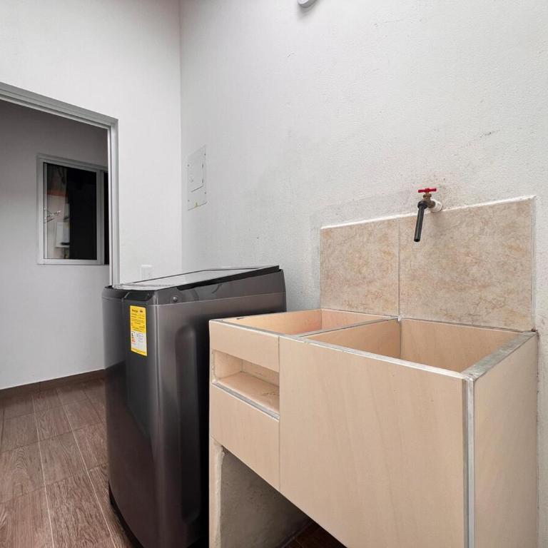 Cerca a talleres de cerámica Apto con Balcón - Apartamento de 3 dormitorios - 11