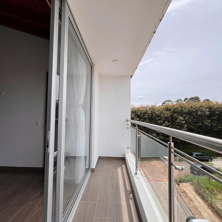 Cerca a talleres de cerámica Apto con Balcón - Apartamento de 3 dormitorios - 14