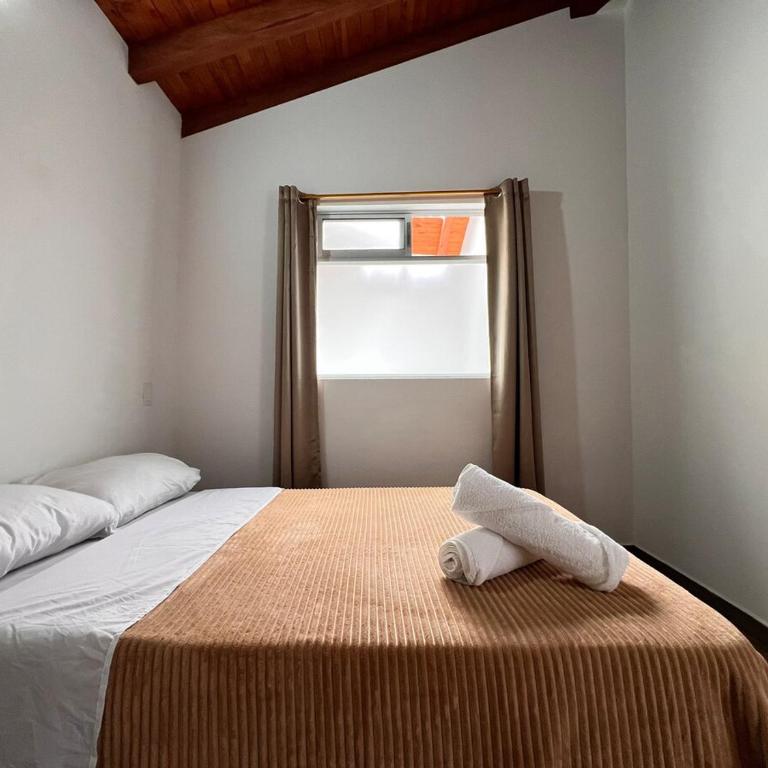 Cerca a talleres de cerámica Apto con Balcón - Apartamento de 3 dormitorios - 19