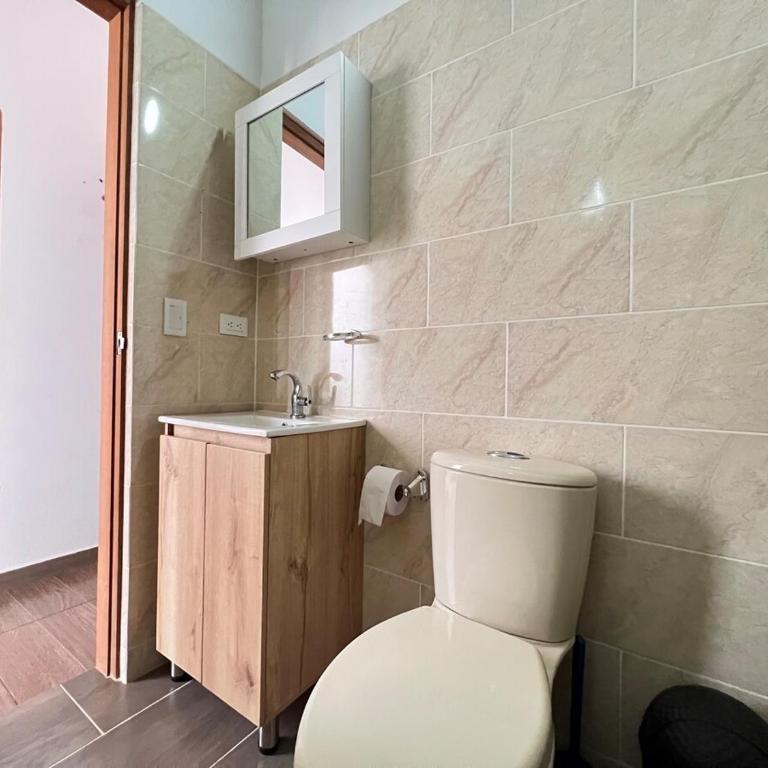 Cerca a talleres de cerámica Apto con Balcón - Apartamento de 3 dormitorios - 24