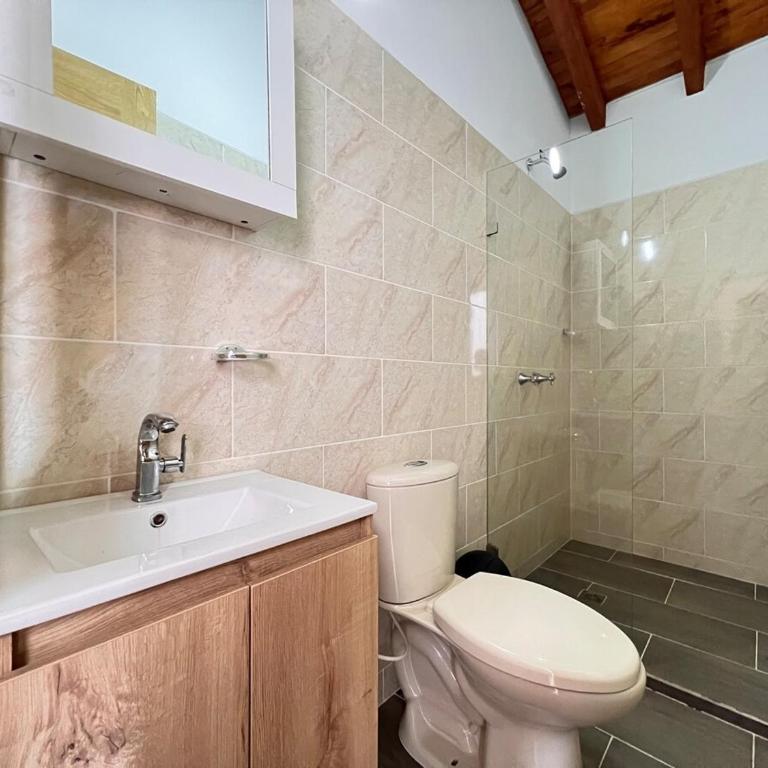 Cerca a talleres de cerámica Apto con Balcón - Apartamento de 3 dormitorios - 26