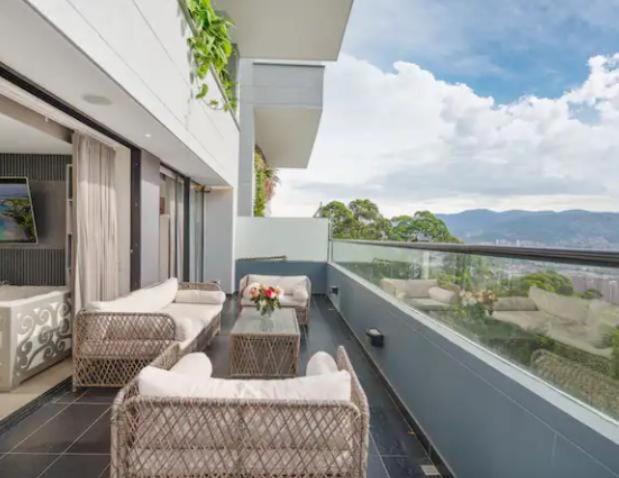 La mejor vista de Medellin en Palmas, 4 habitaciones - Apartment - 25