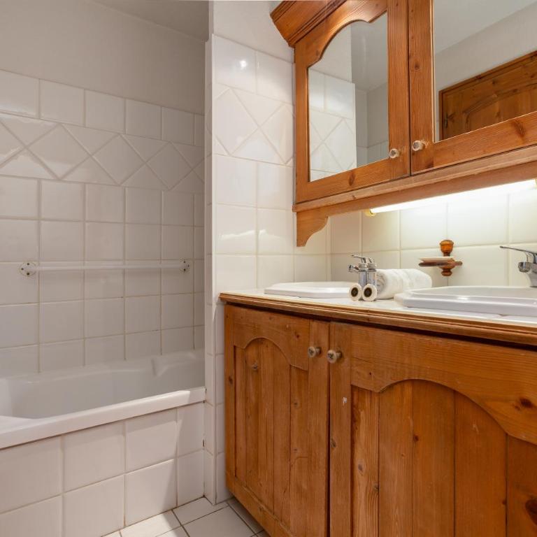 Le Cristal MB1 Mont-Blanc View, Pool, Private Sauna & Parking - Happy Rentals - Appartement avec Balcon - 25