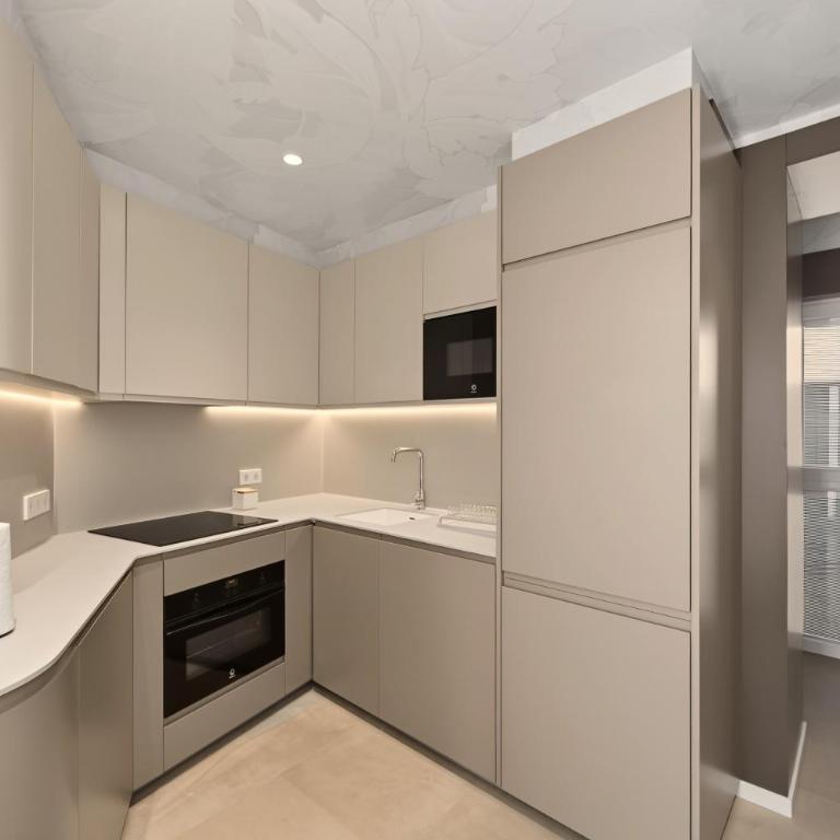 Suite Plaza Conil - Apartamento Superior con vistas a la ciudad - 19