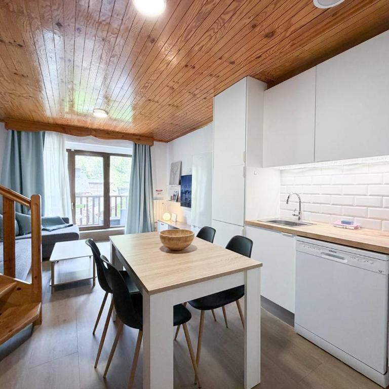 Ático Dúplex Con Increibles Vistas a La Valle De Incles - Parking Gratis l by BonesVacances - Apartamento de 2 dormitorios - 60