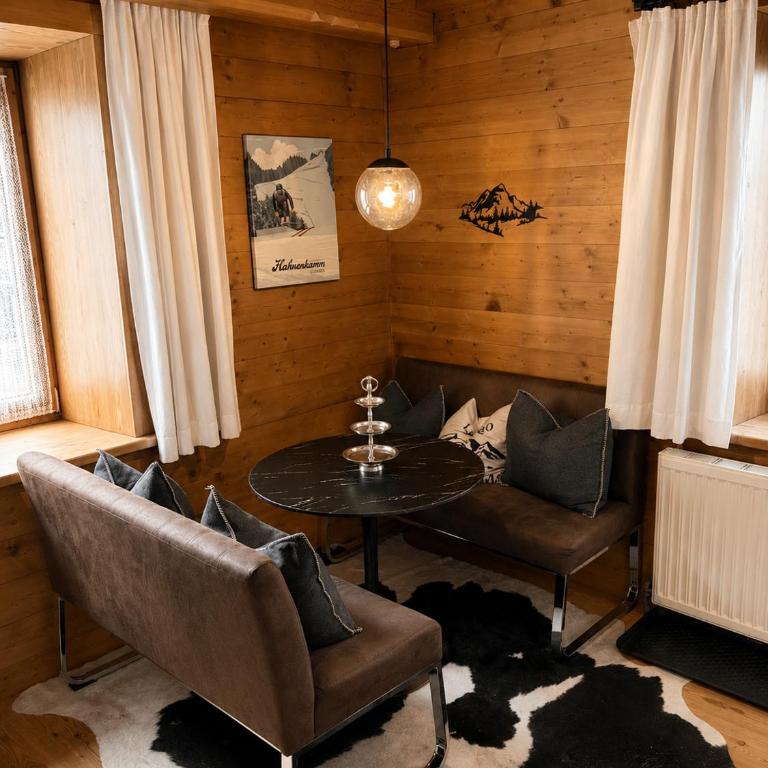 Kitz Alpine Apartments - City Center - Large Double Room - 1