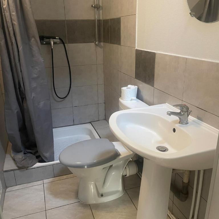 Superbe appartement avec chambre proche lycées - Appartement 1 Chambre - 4