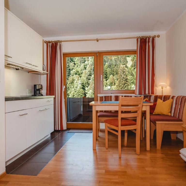 Landhaus Rieding - Apartment mit 1 Schlafzimmer und Balkon - 2