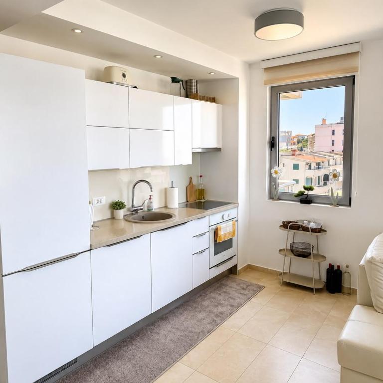 Apartment With Sea View - Two-Bedroom Apartment with Sea View - 4