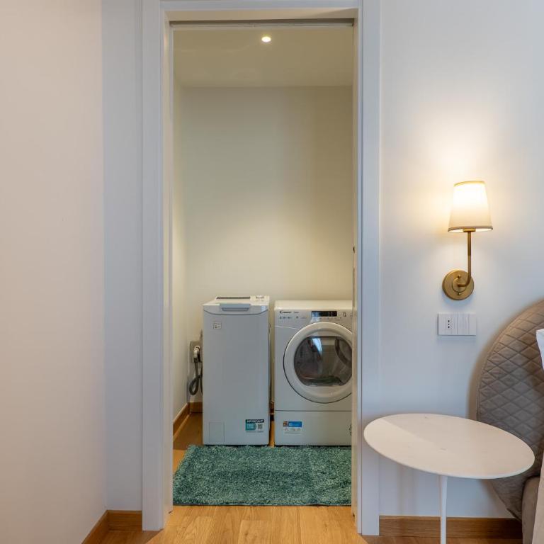Entire Floor, 3 Luxury Apt, Sleeps 12, 100m Duomo, AC e WiFi - Appartamento con 3 Camere da Letto e con Vista - 49