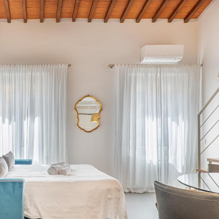 Entire Floor, 3 Luxury Apt, Sleeps 12, 100m Duomo, AC e WiFi - Appartamento con 3 Camere da Letto e con Vista - 8