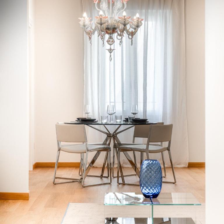 Entire Floor, 3 Luxury Apt, Sleeps 12, 100m Duomo, AC e WiFi - Appartamento con 3 Camere da Letto e con Vista - 50