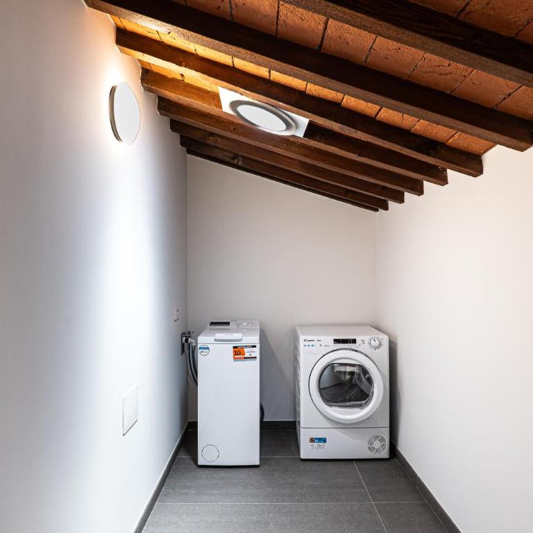 Entire Floor, 3 Luxury Apt, Sleeps 12, 100m Duomo, AC e WiFi - Appartamento con 3 Camere da Letto e con Vista - 19