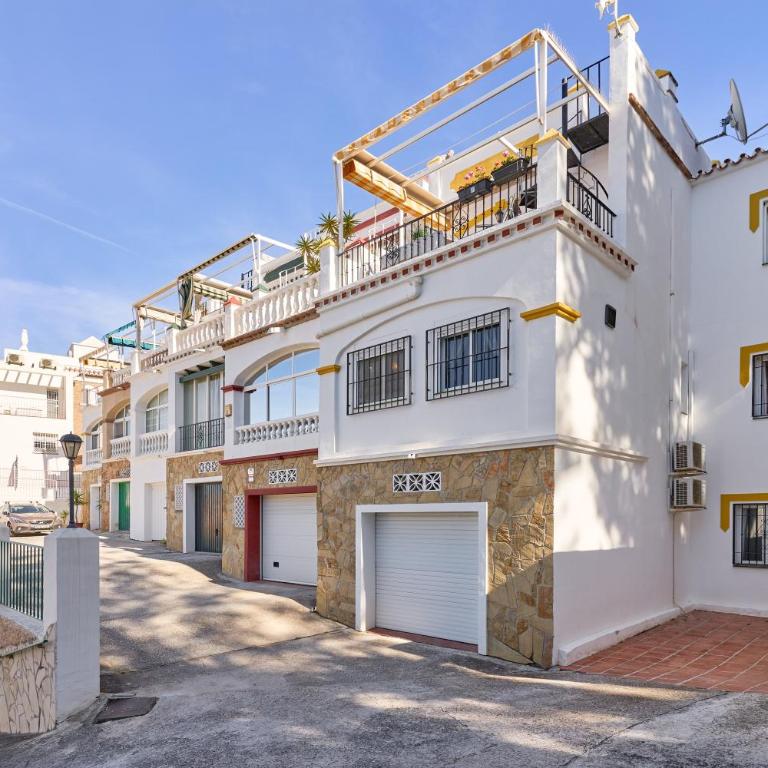 Casa Rosa Burriana Beach Nerja - Villa with Sea View - 33