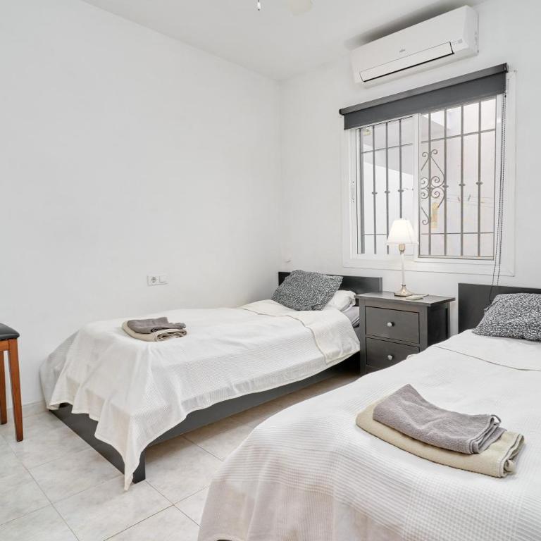 Casa Rosa Burriana Beach Nerja - Villa with Sea View - 22