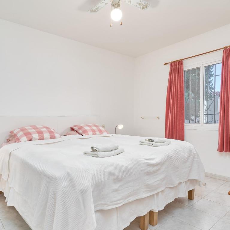 Casa Rosa Burriana Beach Nerja - Villa with Sea View - 13