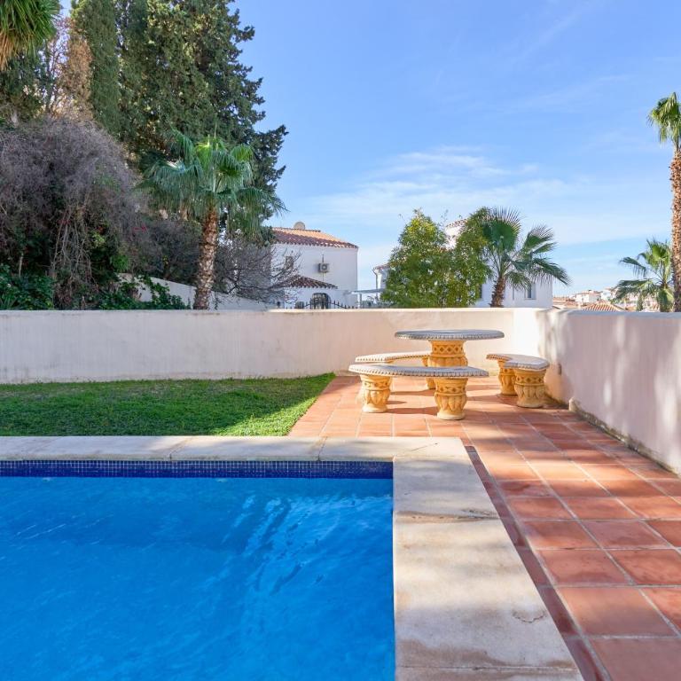 Casa Rosa Burriana Beach Nerja - Villa with Sea View - 3