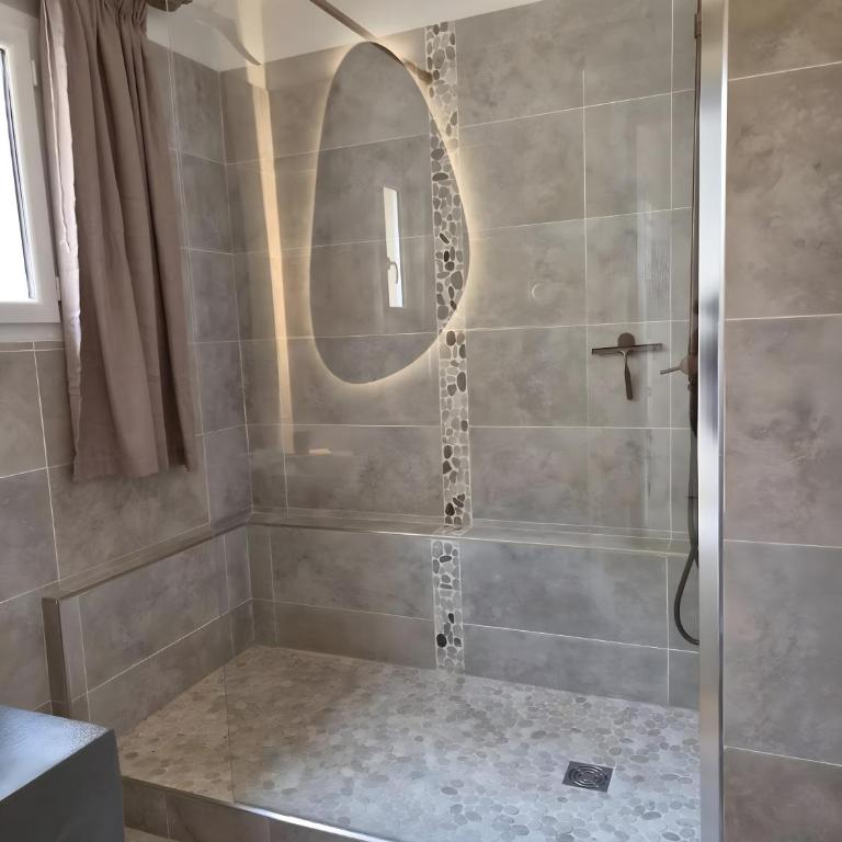 4 Bedrooms Villa Pool near sea - Villa - Vue sur Jardin - 13