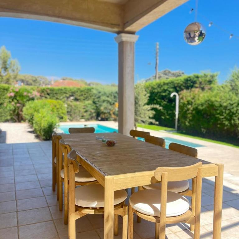 4 Bedrooms Villa Pool near sea - Villa - Vue sur Jardin - 21