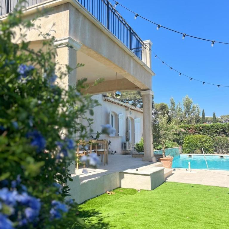 4 Bedrooms Villa Pool near sea - Villa - Vue sur Jardin - 5