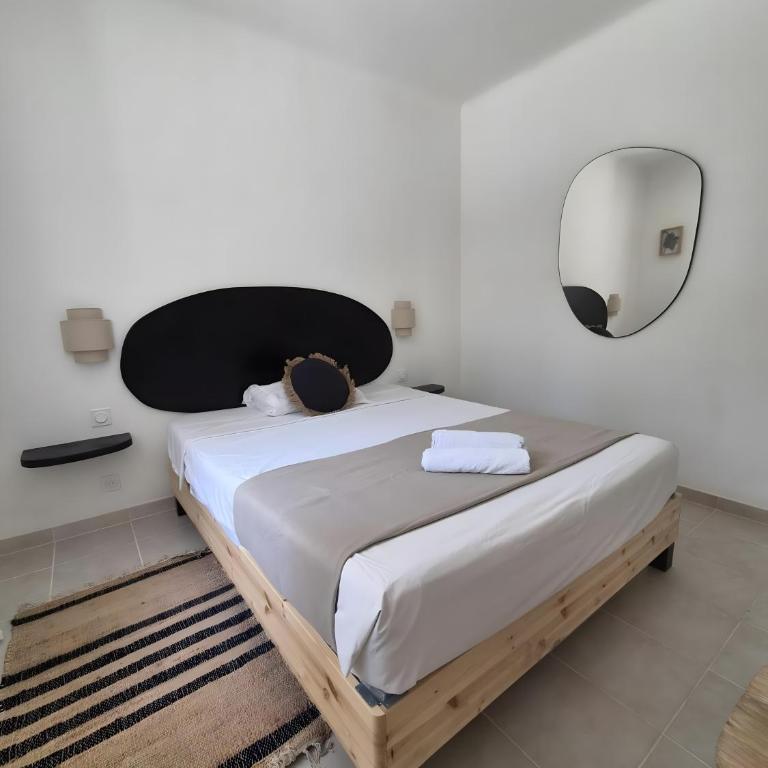 4 Bedrooms Villa Pool near sea - Villa - Vue sur Jardin - 8