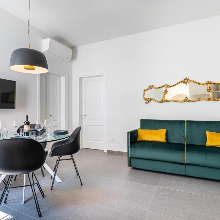 Entire Floor, 3 Luxury Apt, Sleeps 12, 100m Duomo, AC e WiFi - Appartamento con 3 Camere da Letto e con Vista - 52
