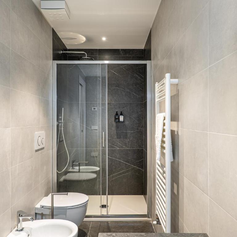 Entire Floor, 3 Luxury Apt, Sleeps 12, 100m Duomo, AC e WiFi - Appartamento con 3 Camere da Letto e con Vista - 56
