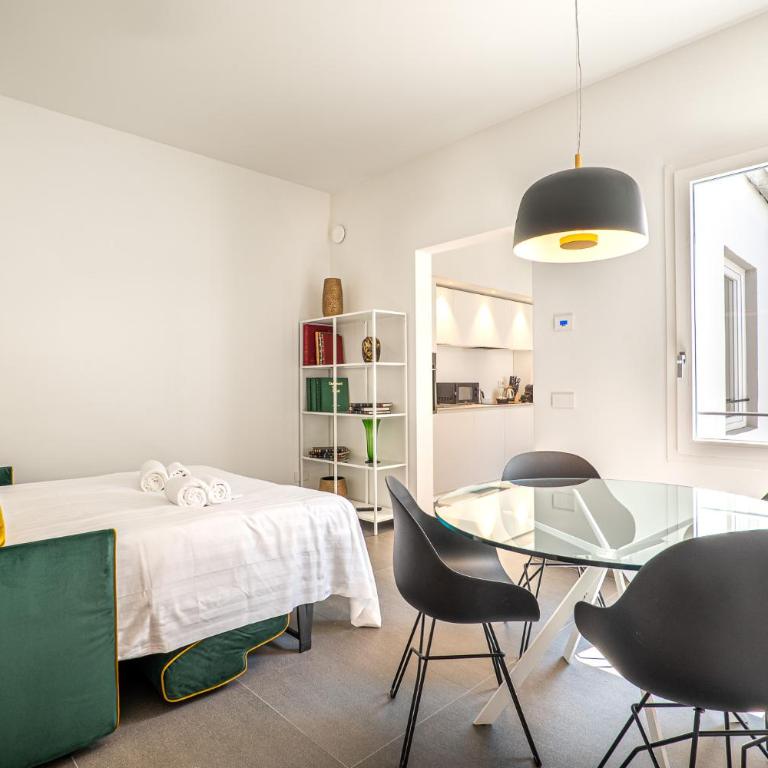 Entire Floor, 3 Luxury Apt, Sleeps 12, 100m Duomo, AC e WiFi - Appartamento con 3 Camere da Letto e con Vista - 61