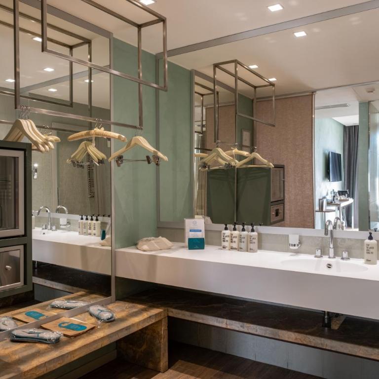 Ville Sull'Arno - Preferred Hotels & Resorts - Deluxe Double Room with Arno View - 5