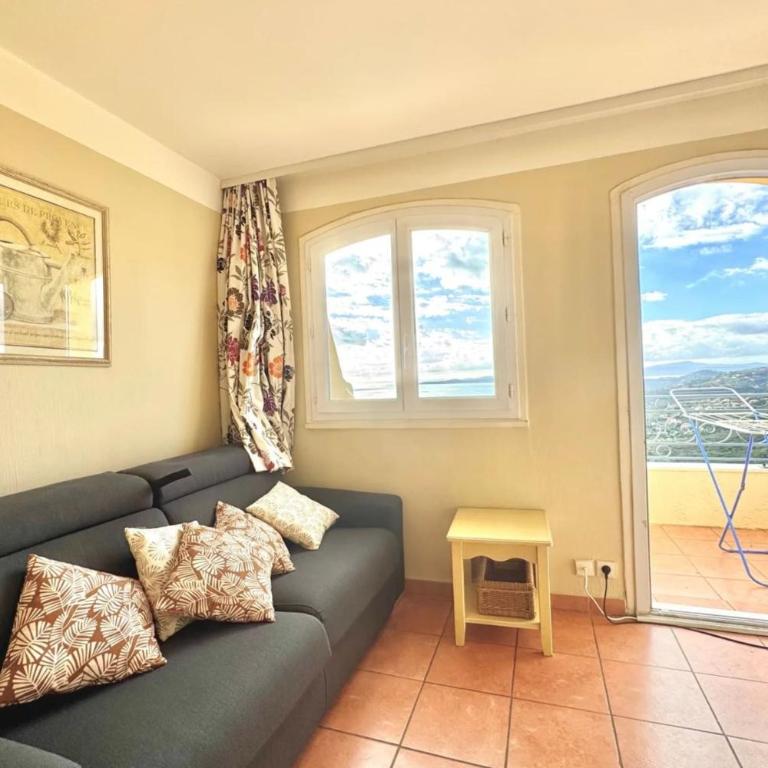 Studio with a terrace and a pool in Les Issambres - Monolocale - 3