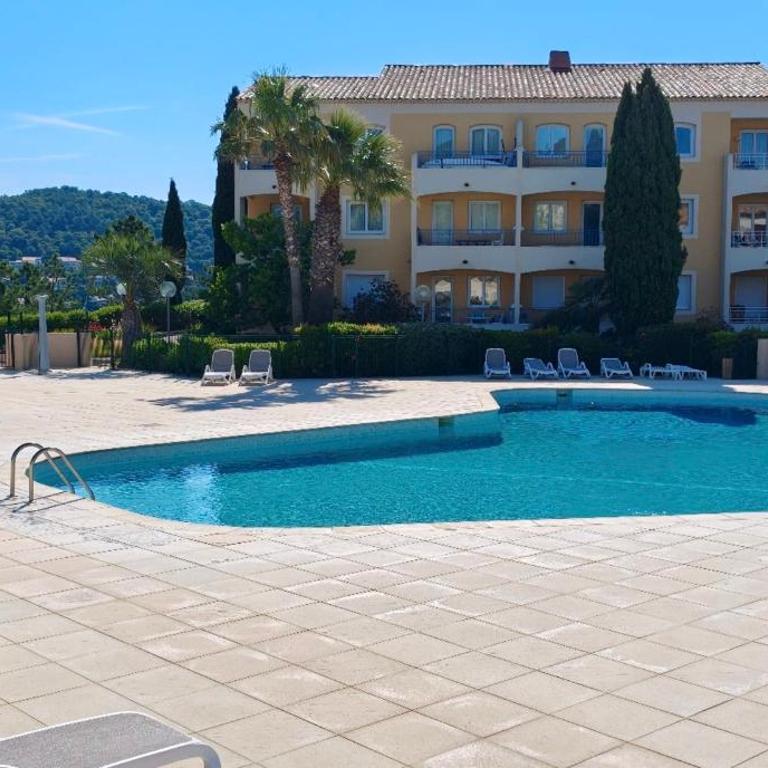 Studio with a terrace and a pool in Les Issambres - Monolocale - 11